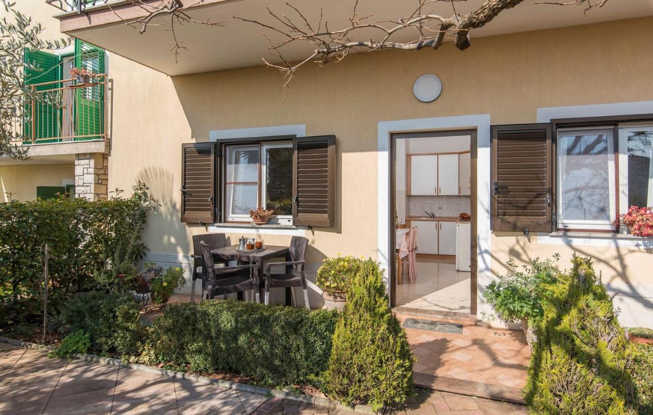 Apartment Complex Orzan Lovrecica Exterior photo
