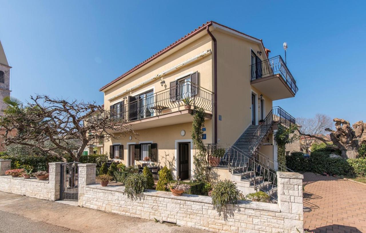 Apartment Complex Orzan Lovrecica Exterior photo