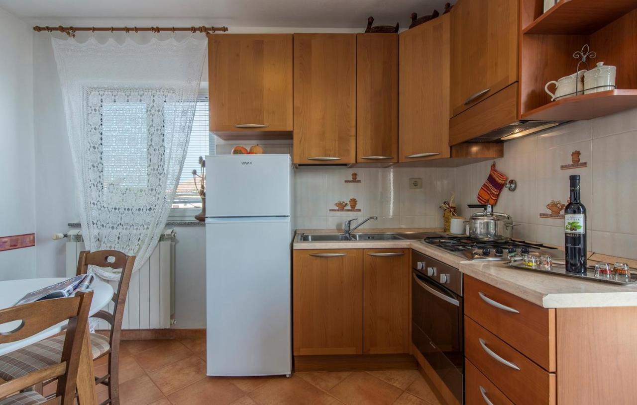 Apartment Complex Orzan Lovrecica Exterior photo